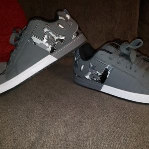 Mens size 17 DC shoes